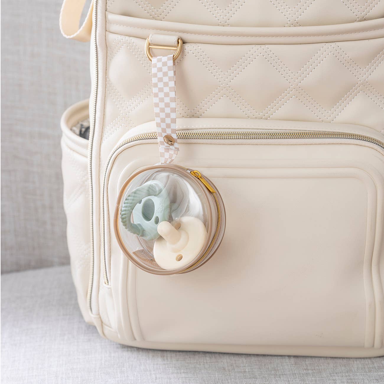 Itzy Checkered Paci Case