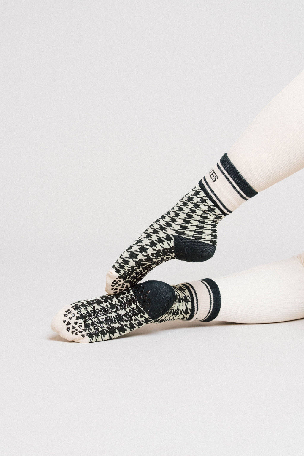 The Slopes Houndstooth Crew Grip Socks