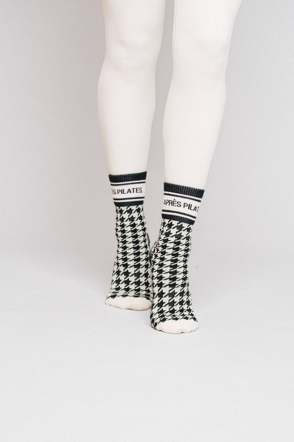 The Slopes Houndstooth Crew Grip Socks